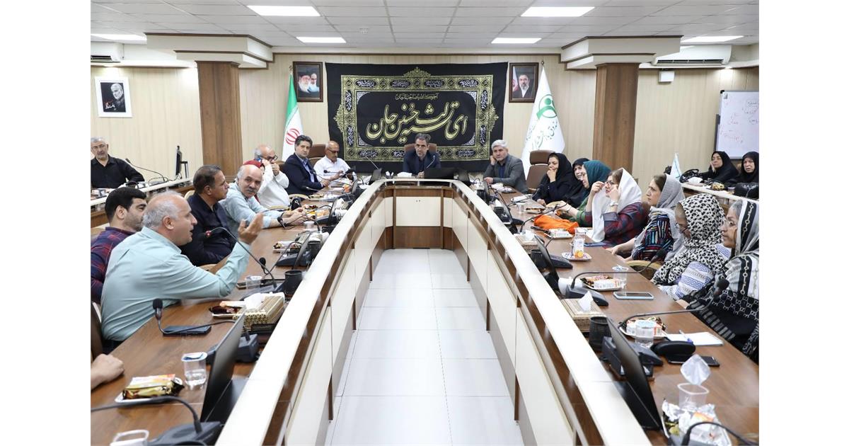 نشست معاون توسعه مدیریت و منابع صندوق بازنشستگی کشوری با جمعی از بازنشستگان آموزش و پرورش