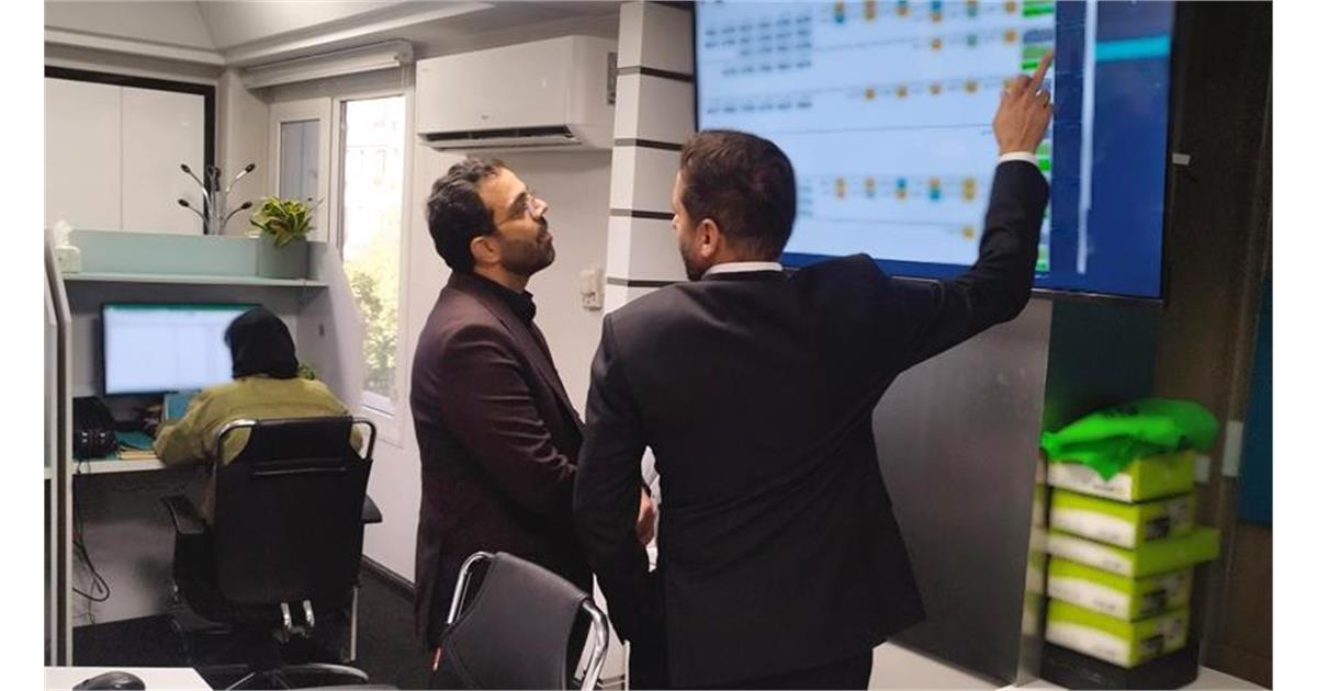 بازدید سرزده مدیرکل بازنشستگی استان تهران از مرکز پاسخگویی بیمه دی