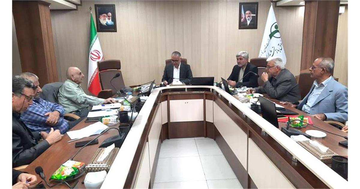 نشست هماندیشی تعدادی از کانون‌های بازنشستگان آموزش و پرورش با مدیرعامل صندوق بازنشستگی کشوری/ افزایش سقف اعتبار خرید از فروشگاه‌های دیلیمارکت و تارا به‌زودی
