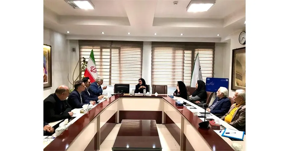 با هدف رسیدگی به نظارت مستمر و تخصصی بر حسن اجرای قرارداد بیمه تکمیلی درمان بازنشستگان کمیته نظارت استان تشکیل جلسه داد .