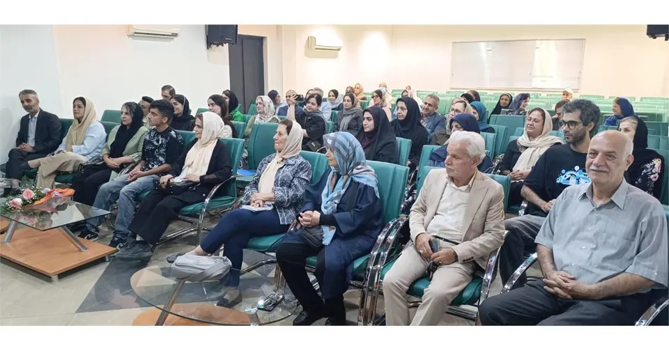 کارگاه آموزشی «فن بیان و سخنوری» ویژه بازنشستگان کشوری در خانه امید رشت برگزار شد