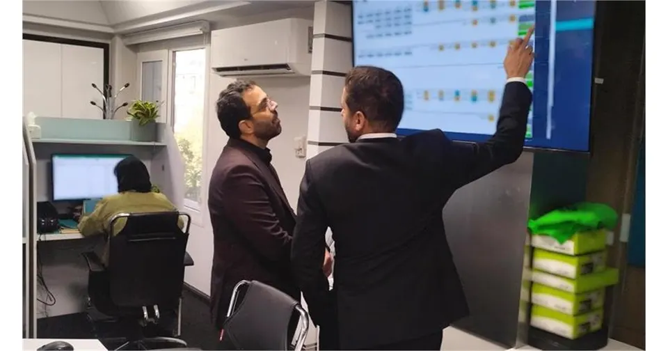 بازدید سرزده مدیرکل بازنشستگی استان تهران از مرکز پاسخگویی بیمه دی