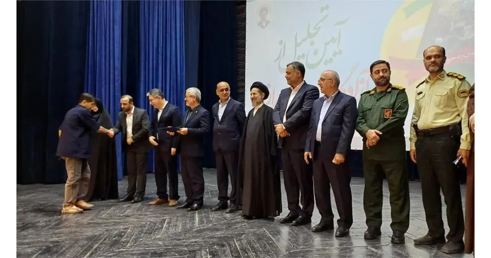 آیین نکوداشت و تجلیل از بازنشسته آزاده کشوری و «آزادگان سرافراز صومعه سرا» برگزار شد