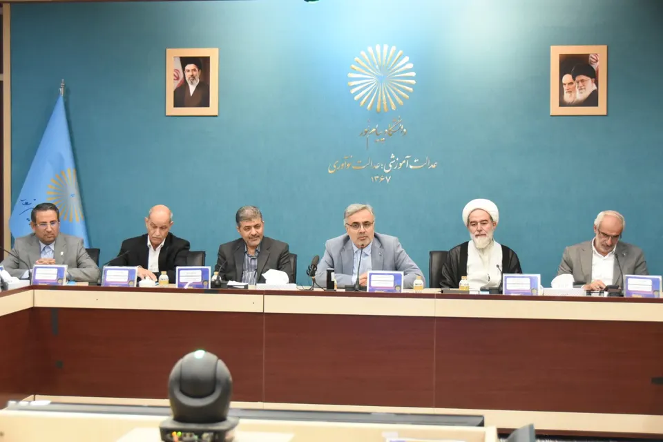 رئیس مرکز آمار ایران: با اجرای سرشماری ثبتی مبنا به سمت نظام آماری هوشمند، ثبت پایه و یکپارچه پیش خواهیم رفت.